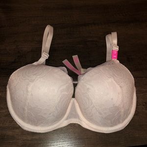 Victoria’s Secret White Push-up Bra 34D NWT!